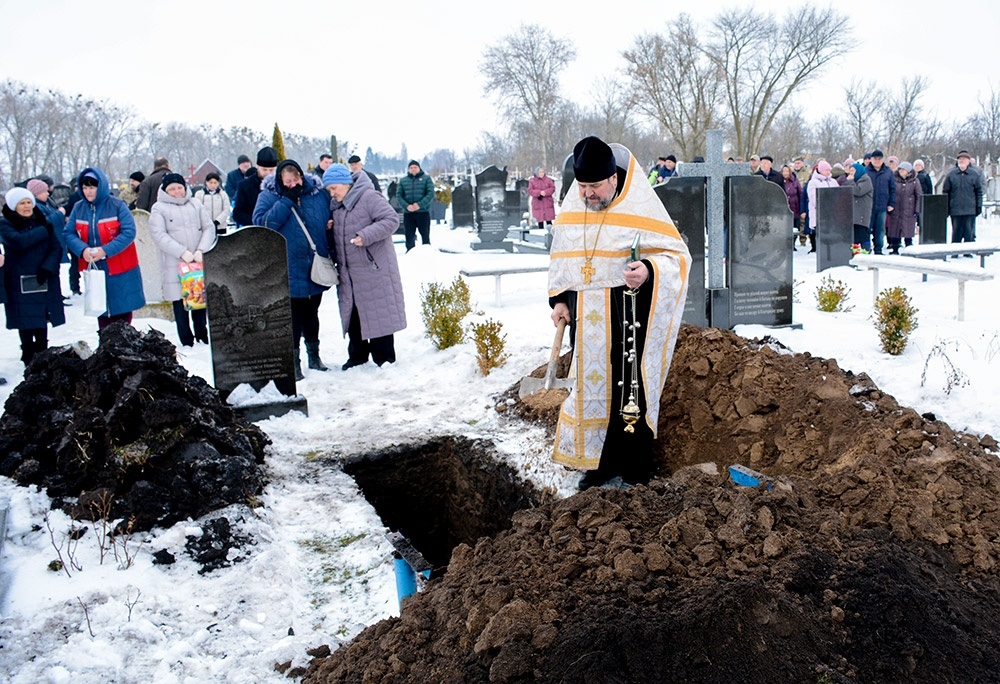 Був вірний присязі до останнього подиху - у Буртах провели в останню путь Олександра Бузніцького