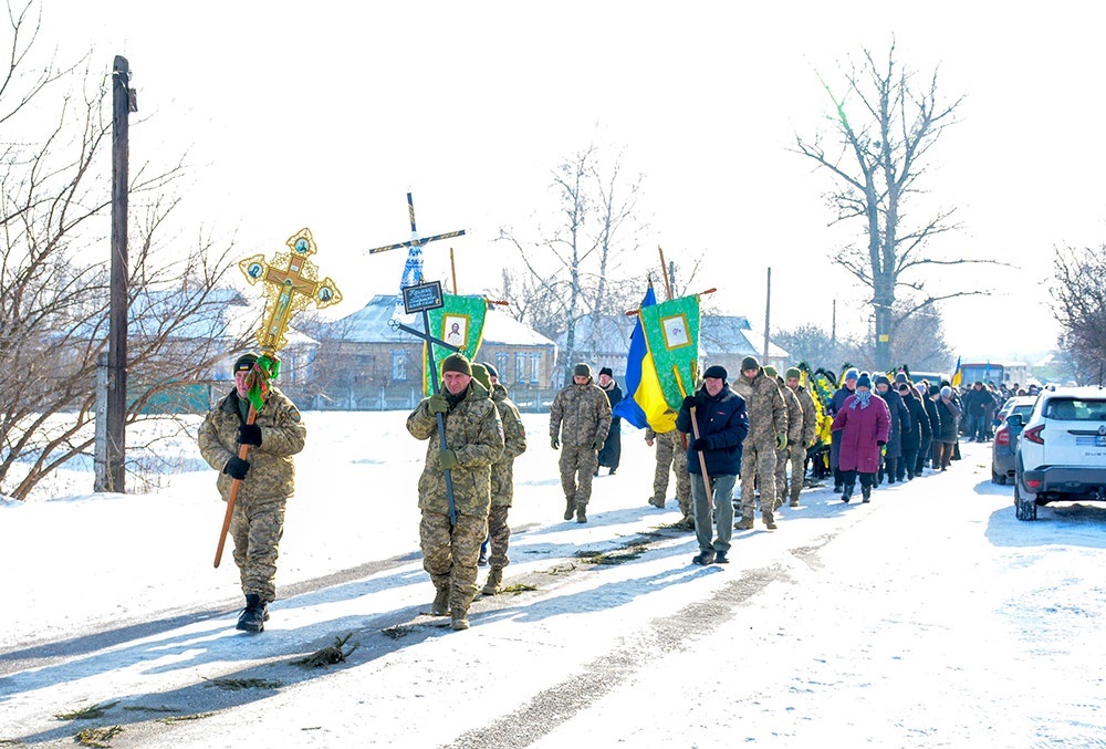 У Шубівці провели в останню путь воїна Віталія Юхименка - 7