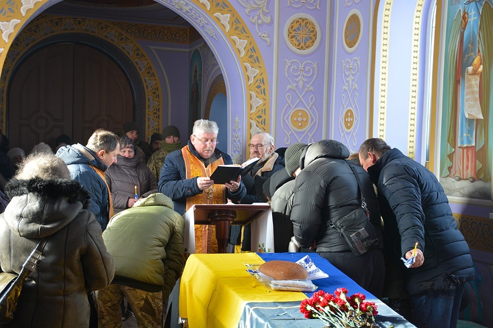 У Шубівці провели в останню путь воїна Віталія Юхименка - 12