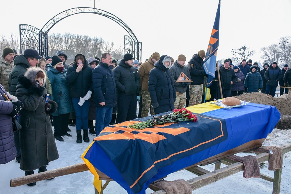 У Шубівці провели в останню путь воїна Віталія Юхименка - 19