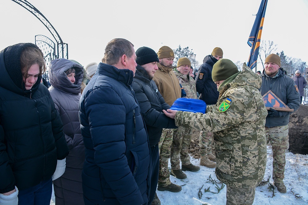 У Шубівці провели в останню путь воїна Віталія Юхименка - 21