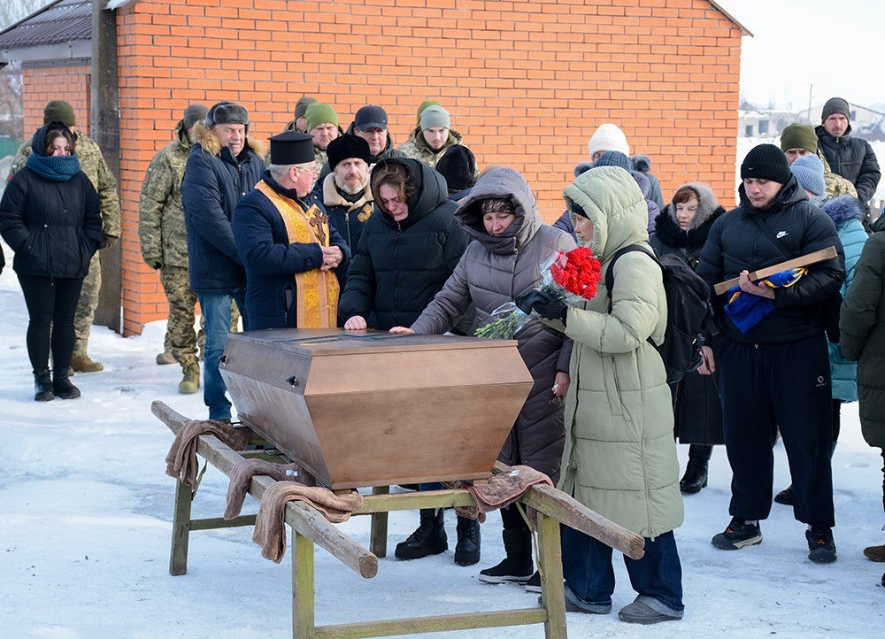 У Шубівці провели в останню путь воїна Віталія Юхименка - 25