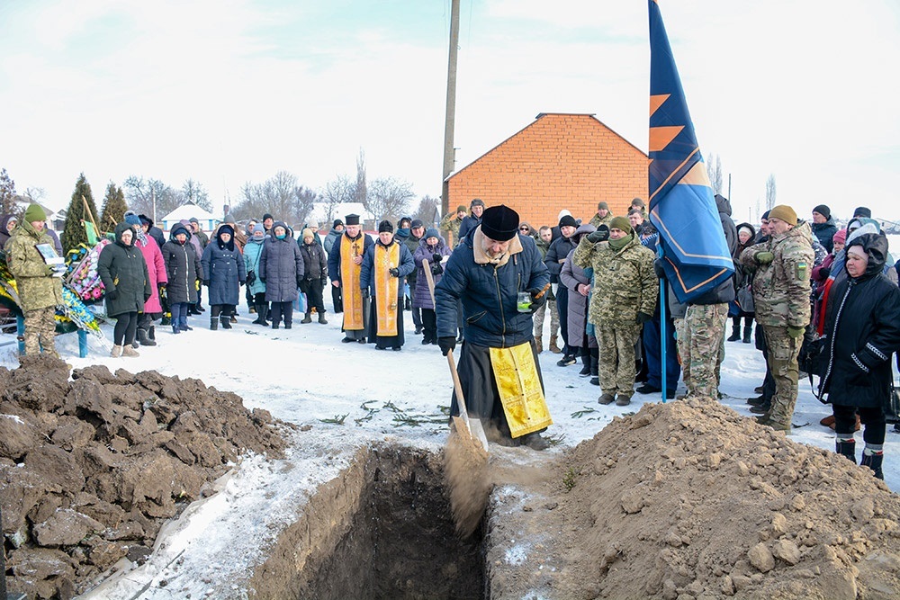 У Шубівці провели в останню путь воїна Віталія Юхименка - 26