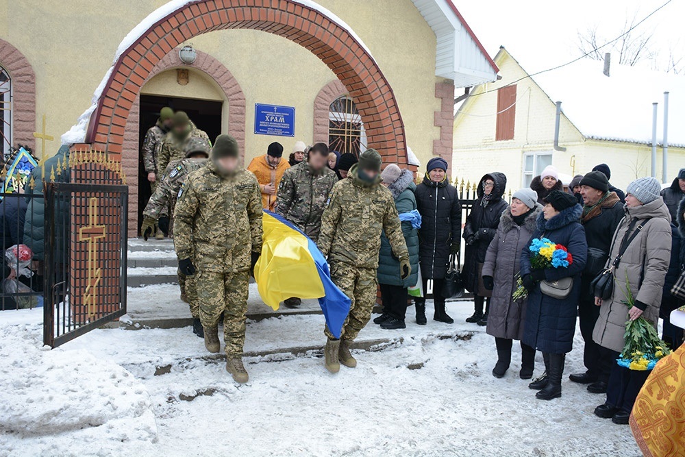 У Черняхові провели в останню путь воїна Віталія Новожицького - 8