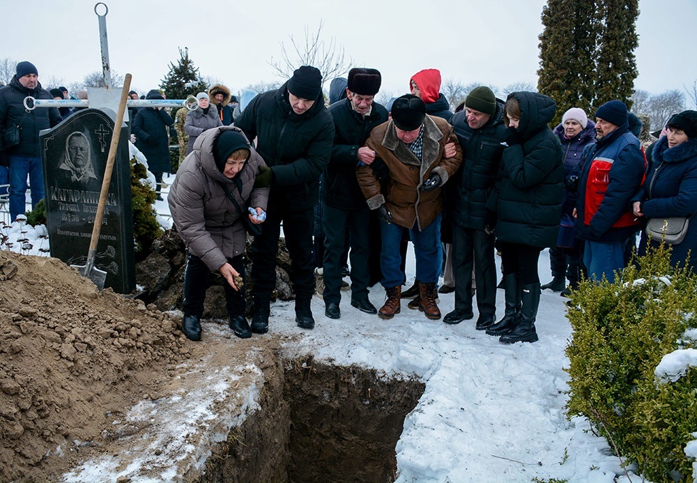 У Черняхові провели в останню путь воїна Віталія Новожицького - 23