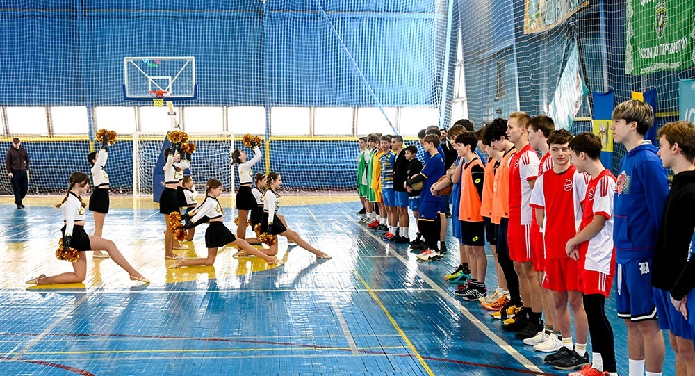 Учасників змагань в Кагарлику вітає виступом команда із черлідингу міського ліцею №3 "Ерідан"