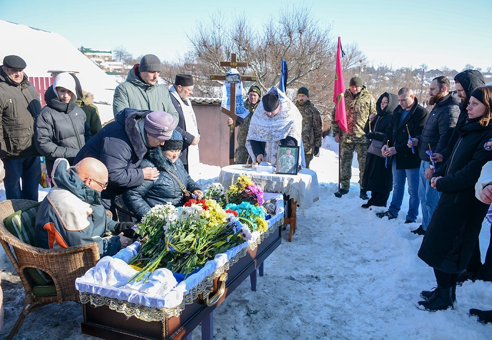 У Кагарлику провели в останню путь воїна Володимира Дєговцева - 3