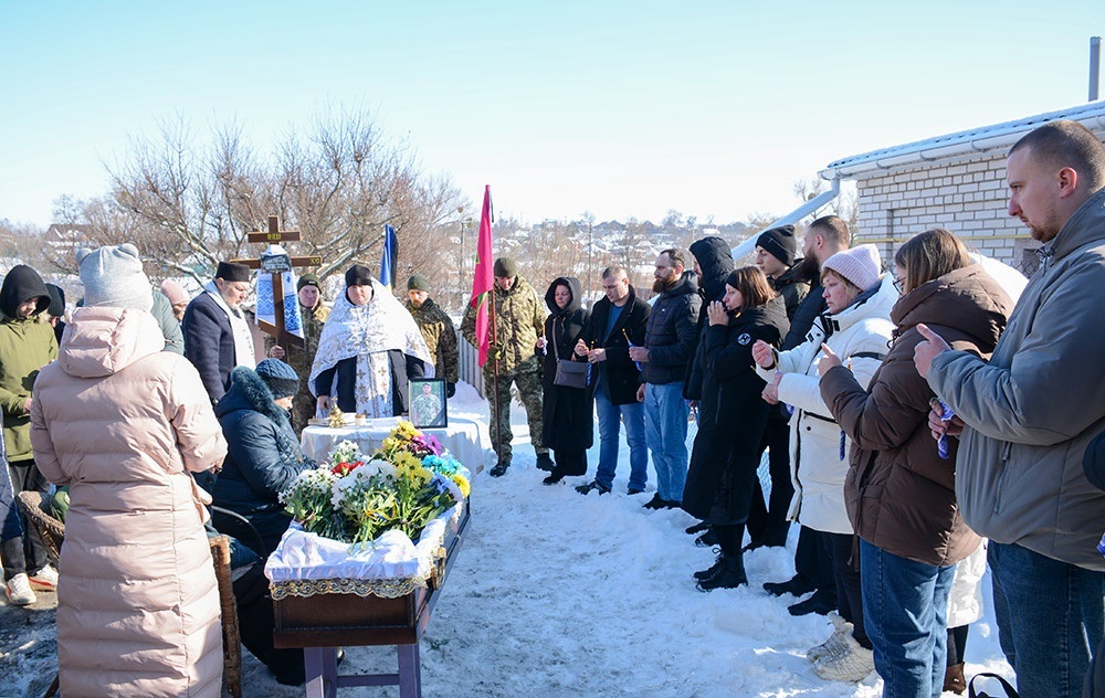 У Кагарлику провели в останню путь воїна Володимира Дєговцева - 4