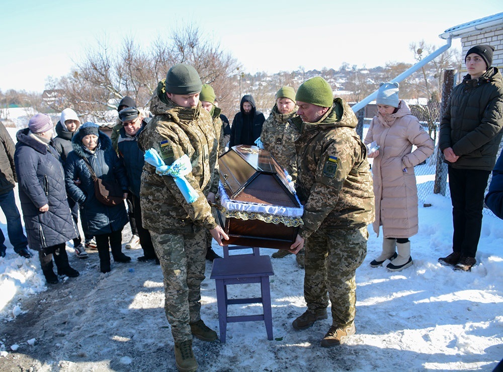 У Кагарлику провели в останню путь воїна Володимира Дєговцева - 8