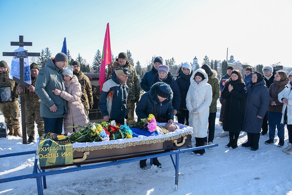 У Кагарлику провели в останню путь воїна Володимира Дєговцева - 14
