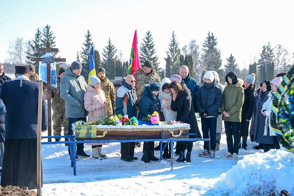 У Кагарлику провели в останню путь воїна Володимира Дєговцева - 16