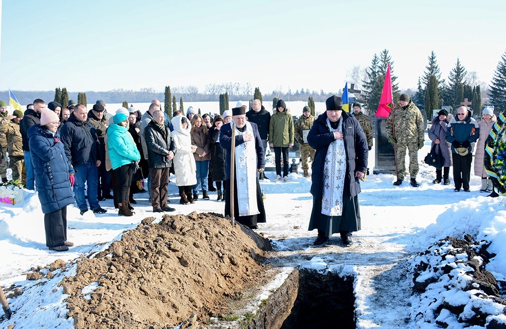 У Кагарлику провели в останню путь воїна Володимира Дєговцева - 23