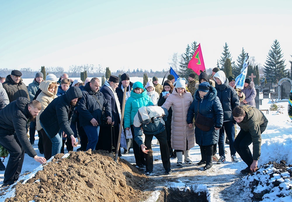 У Кагарлику провели в останню путь воїна Володимира Дєговцева - 25