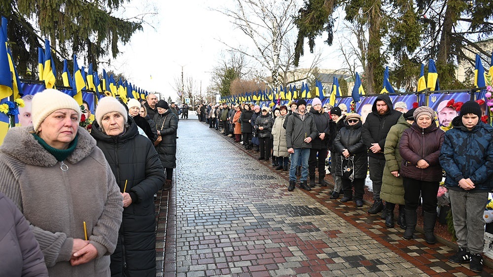 Жителі Кагарличчини вшановують пам'ять загиблих захисників на Алеї Слави, - 2