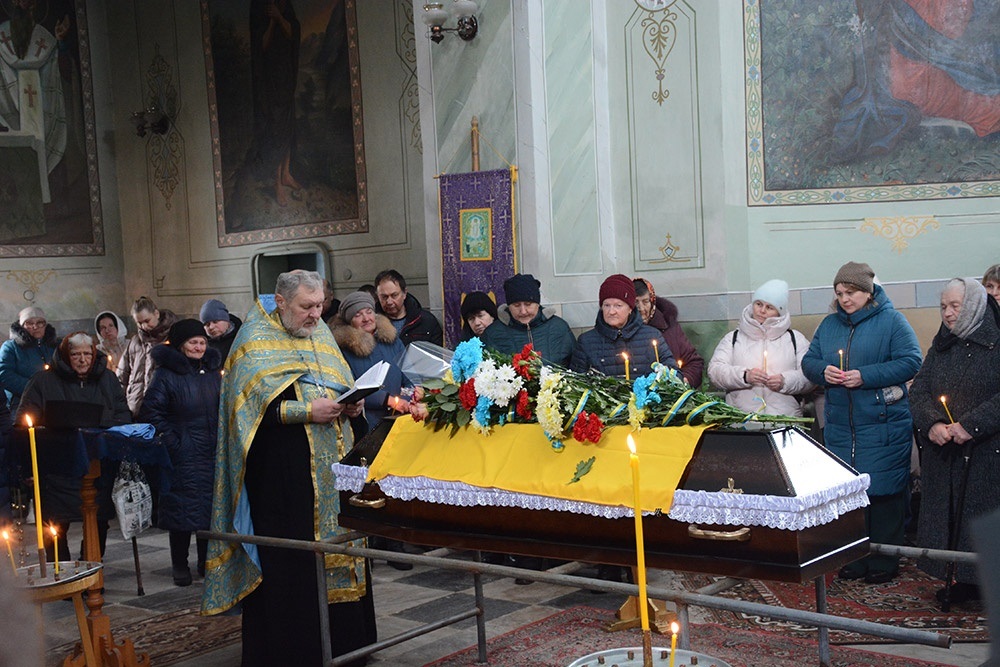 У Слободі провели в останню путь воїна Юрія Іщенка - 7