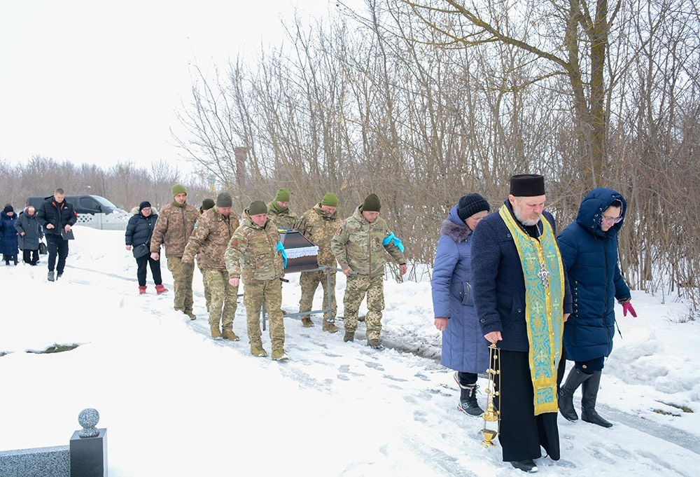 У Слободі провели в останню путь воїна Юрія Іщенка - 12