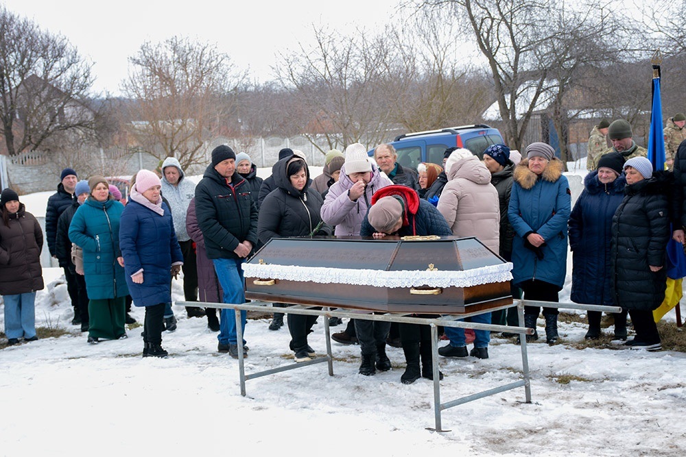 У Слободі провели в останню путь воїна Юрія Іщенка - 22
