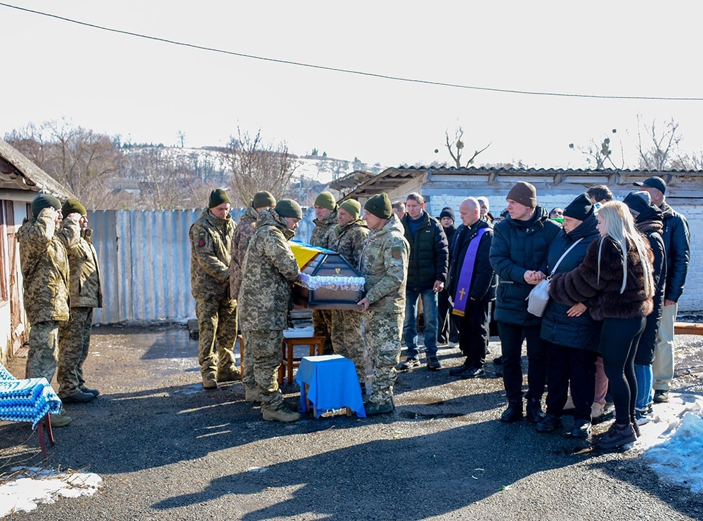 У Кагарлику провели в останню путь воїна Андрія Ящука - 10
