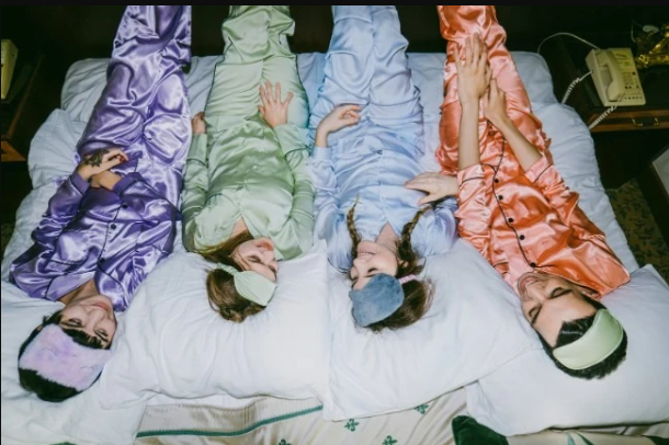 гарний одяг для дому та відпочинку