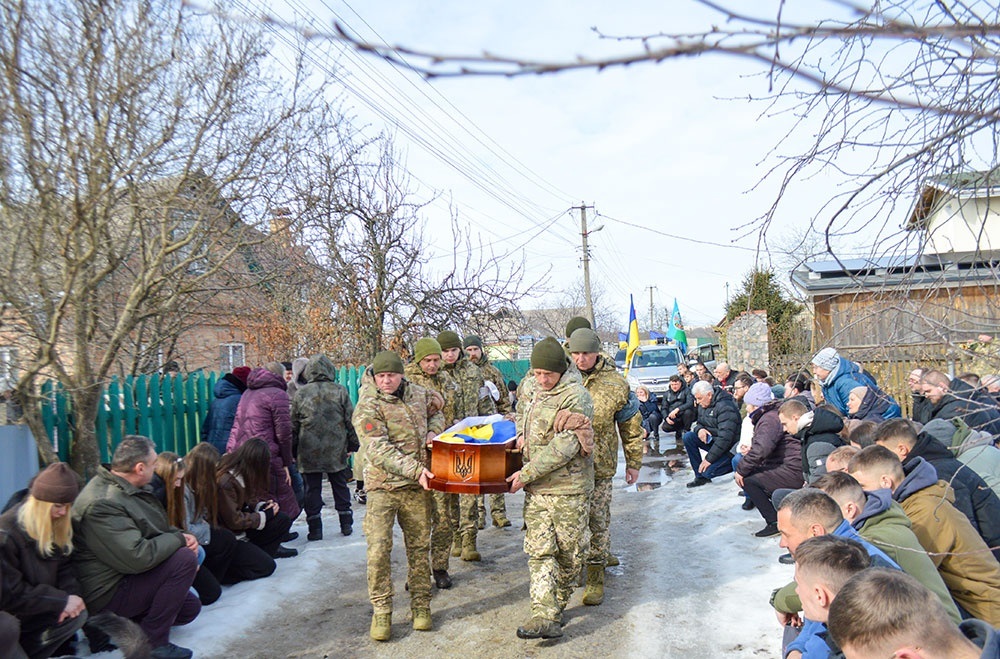 У Кагарлику провели в останню путь воїна Назара Жирного - 7