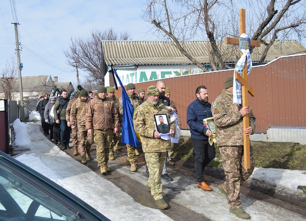 У Кагарлику провели в останню путь воїна Назара Жирного - 8