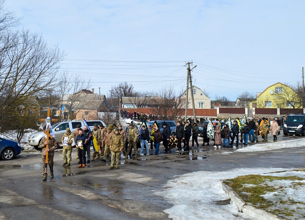 У Кагарлику провели в останню путь воїна Назара Жирного - 10