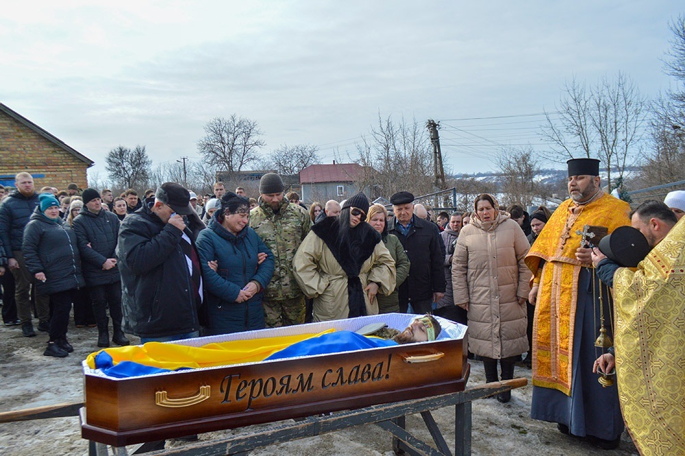 У Кагарлику провели в останню путь воїна Назара Жирного - 12