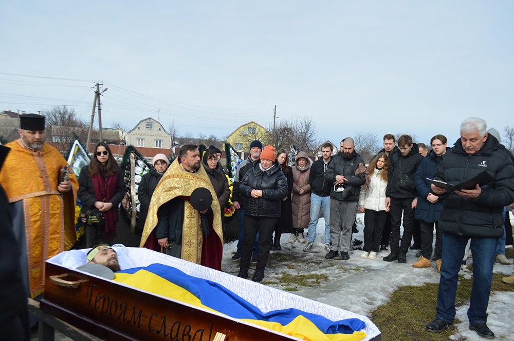 У Кагарлику провели в останню путь воїна Назара Жирного - 15