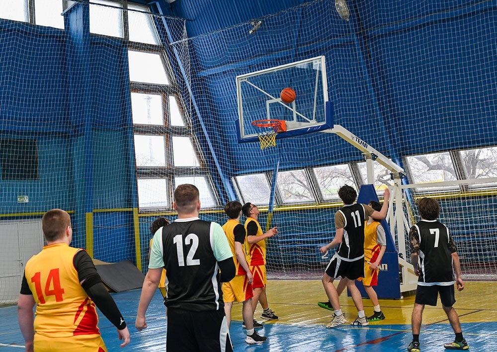 Районний етап змагань з баскетболу серед старшокласників у Кагарлику: фрагмент гри 7