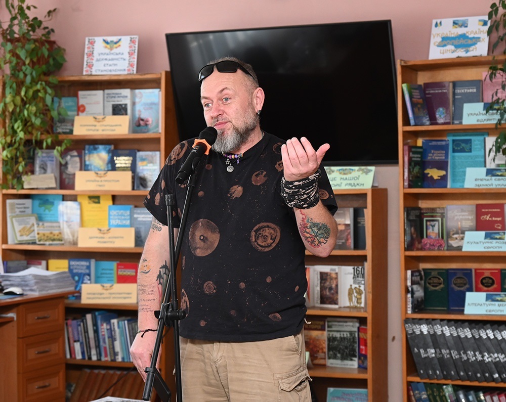 Руслан Горовий розповів про себе та свою творчість під час зустрічі в Кагарлику