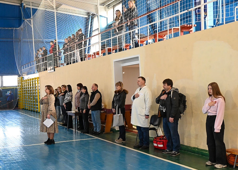 Відкриття змагань із баскетболу шкільних команд Обухівського району в Кагарлику - звучить Гімн України