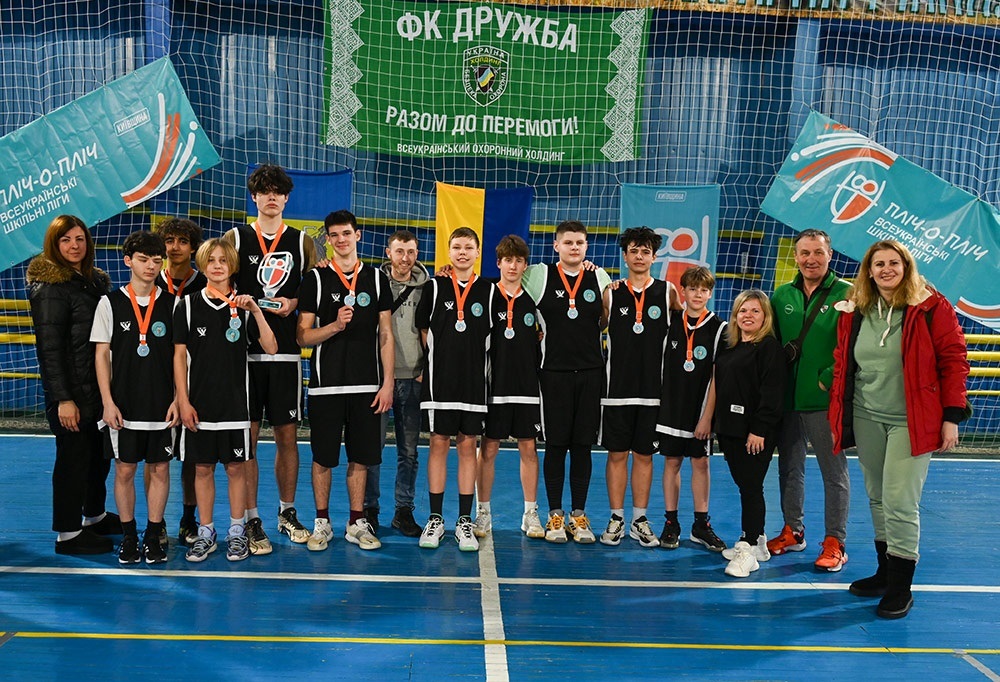  Команда старшокласників Академічного ліцею №1 м. Українка "Буд Катім" - переможець районного етапу змагань із баскетболу 