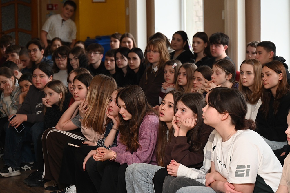 Учні Кагарлицького ліцею №1 на зістірчі із військвовими