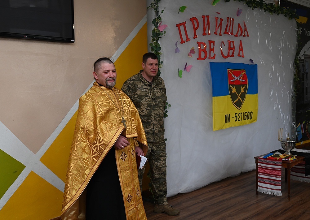 Про себе учням із Кагарлика розповідає капелан Володимир