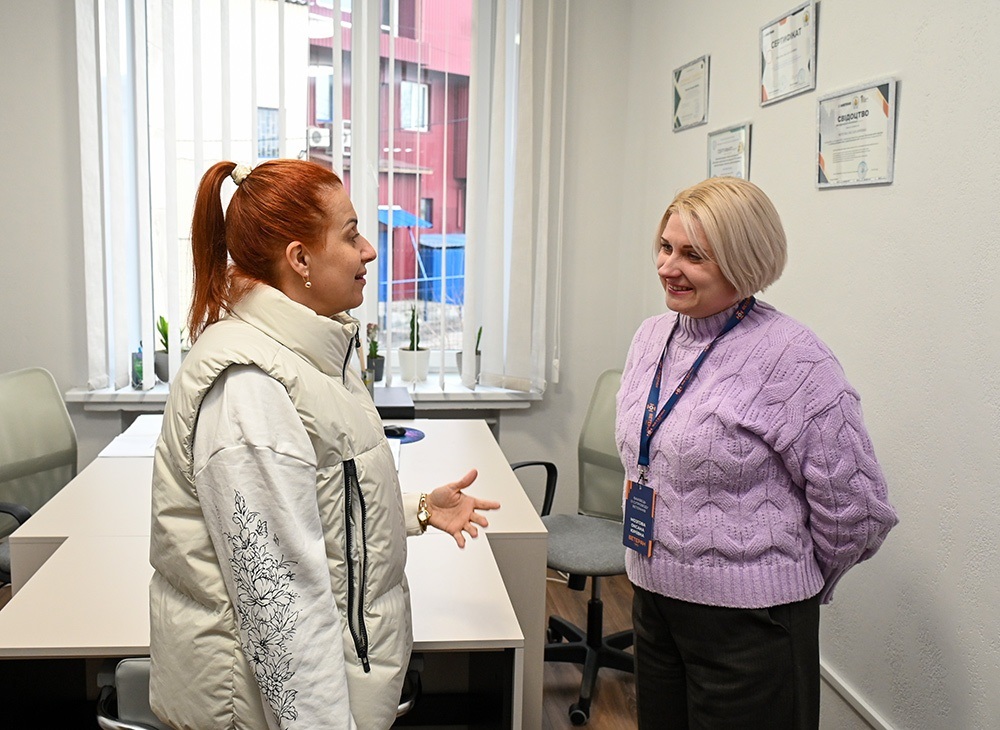 Наталія Калмикова та фахівчиня із супроводу Оксана Мозгова