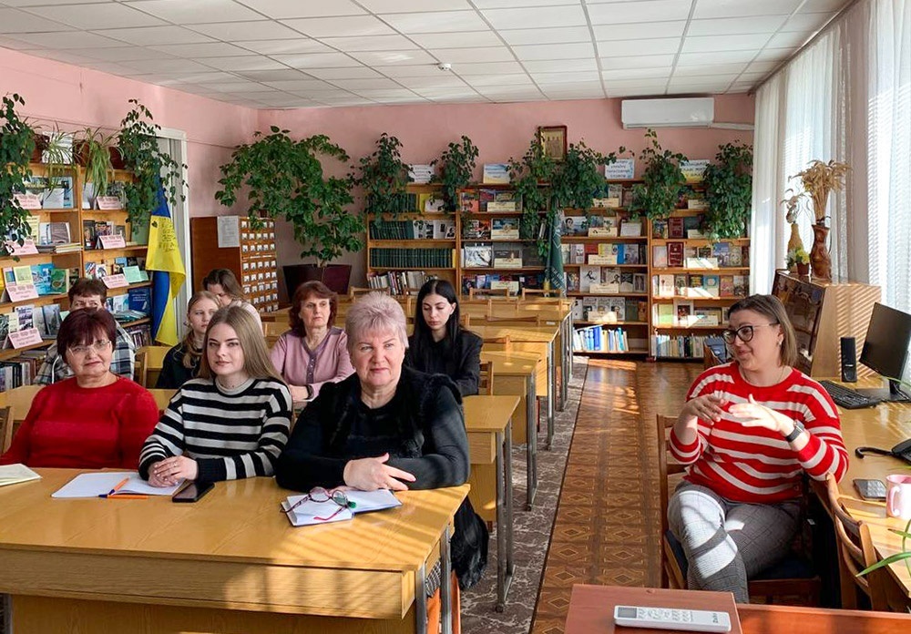 Під час занять розмовного клубу в Кагарлику, присвячених Криму  - 3