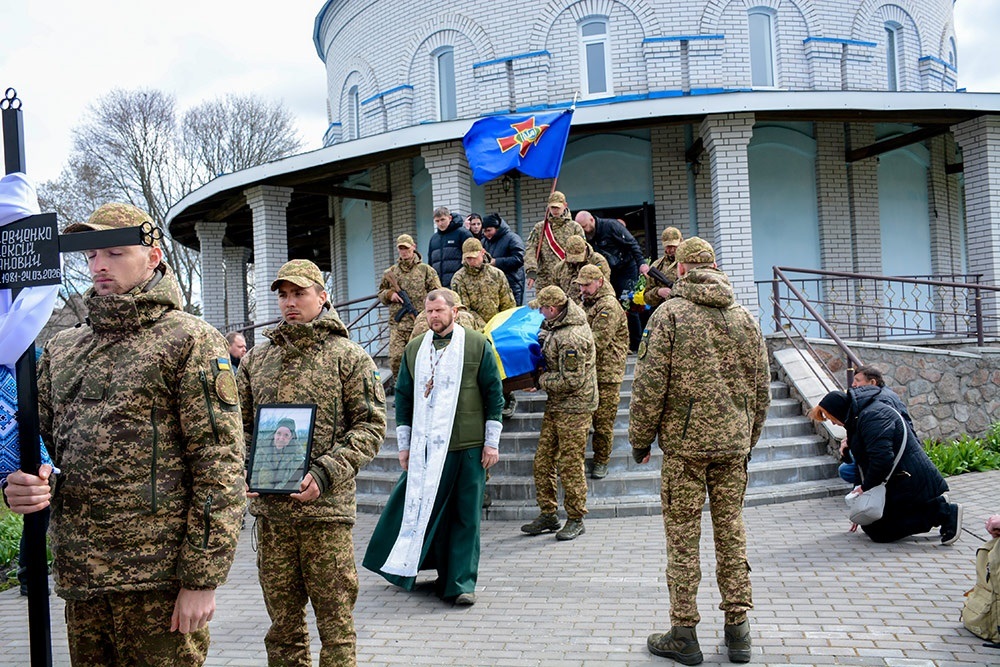 У Мирівці провели в останню путь воїна Олексія Шевченка - 8