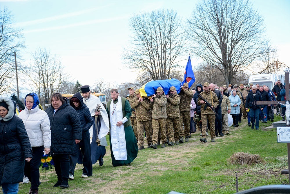 У Мирівці провели в останню путь воїна Олексія Шевченка - 14