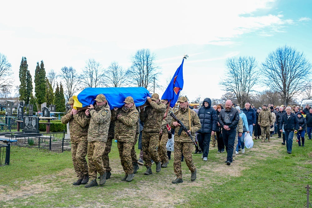 У Мирівці провели в останню путь воїна Олексія Шевченка - 15