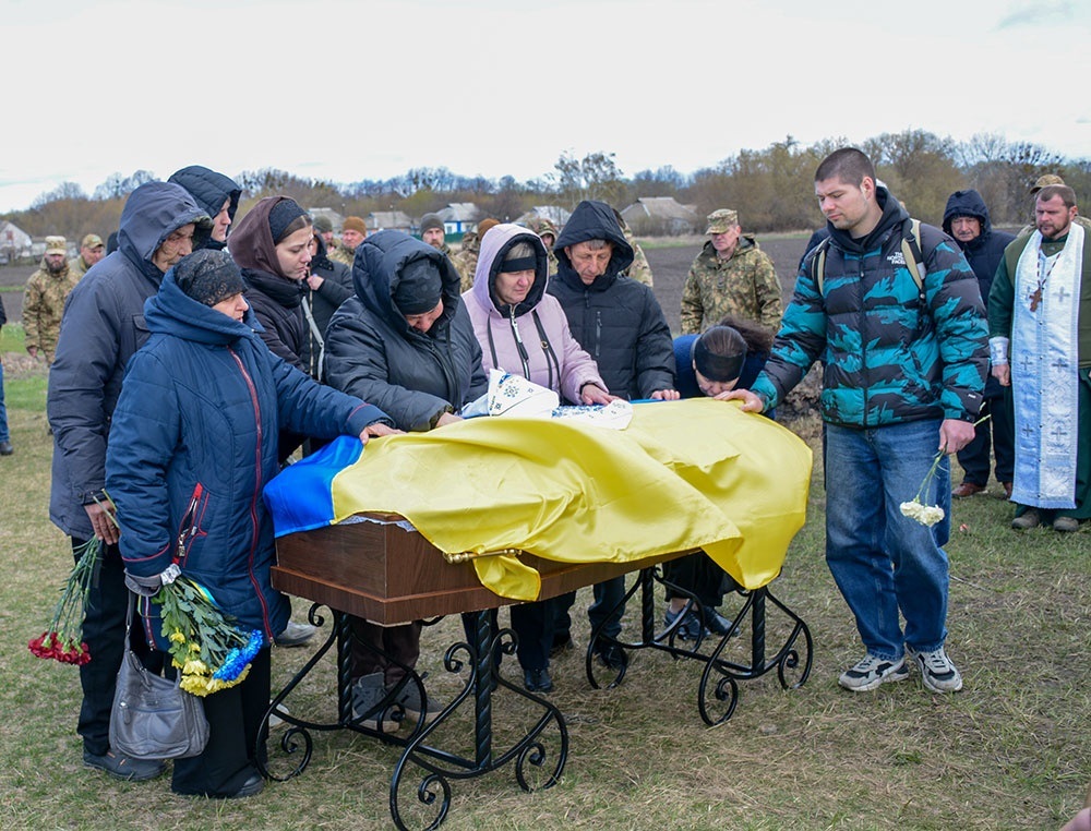 У Мирівці провели в останню путь воїна Олексія Шевченка - 16