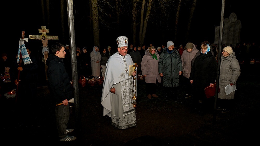 Великдень на Кагарличчині та Ржищівщині у 2026 році: молебні і освячення кошиків. Фото та відеоогляд