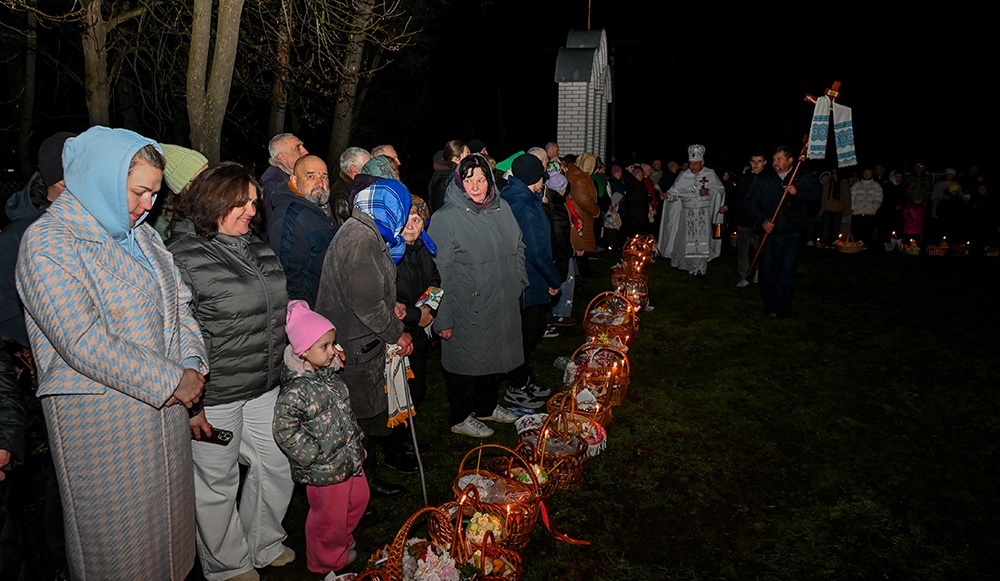 Великдень на Кагарличчині та Ржищівщині у 2026 році: молебні і освячення кошиків. Фото та відеоогляд