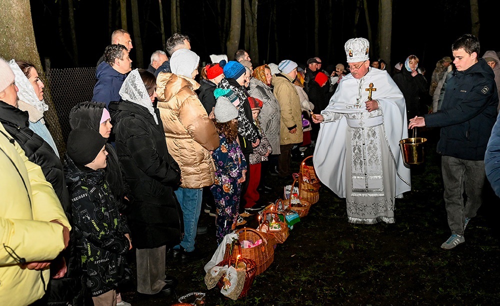 Великдень на Кагарличчині та Ржищівщині у 2026 році: молебні і освячення кошиків. Фото та відеоогляд