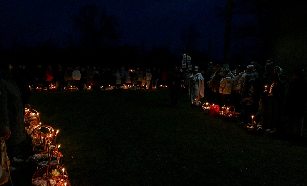 Великдень на Кагарличчині та Ржищівщині у 2026 році: молебні і освячення кошиків. Фото та відеоогляд