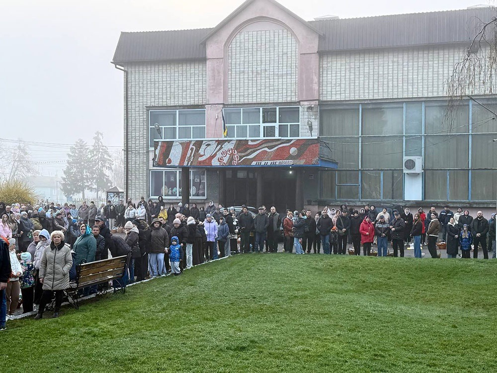 Великдень на Кагарличчині та Ржищівщині у 2026 році: молебні і освячення кошиків. Фото та відеоогляд