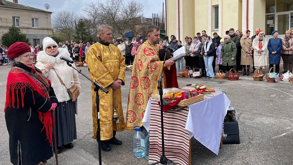 Великдень на Кагарличчині та Ржищівщині у 2026 році: молебні і освячення кошиків. Фото та відеоогляд