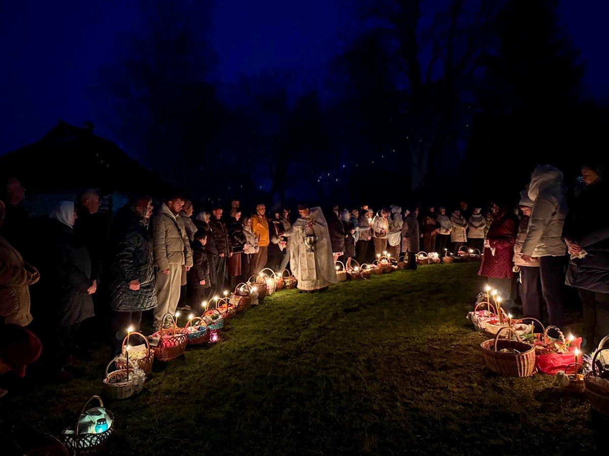 Великдень на Кагарличчині та Ржищівщині у 2026 році: молебні і освячення кошиків. Фото та відеоогляд