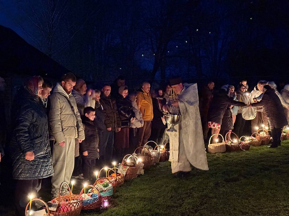 Великдень на Кагарличчині та Ржищівщині у 2026 році: молебні і освячення кошиків. Фото та відеоогляд