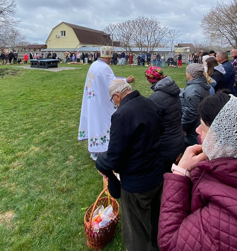 Великдень на Кагарличчині та Ржищівщині у 2026 році: молебні і освячення кошиків. Фото та відеоогляд