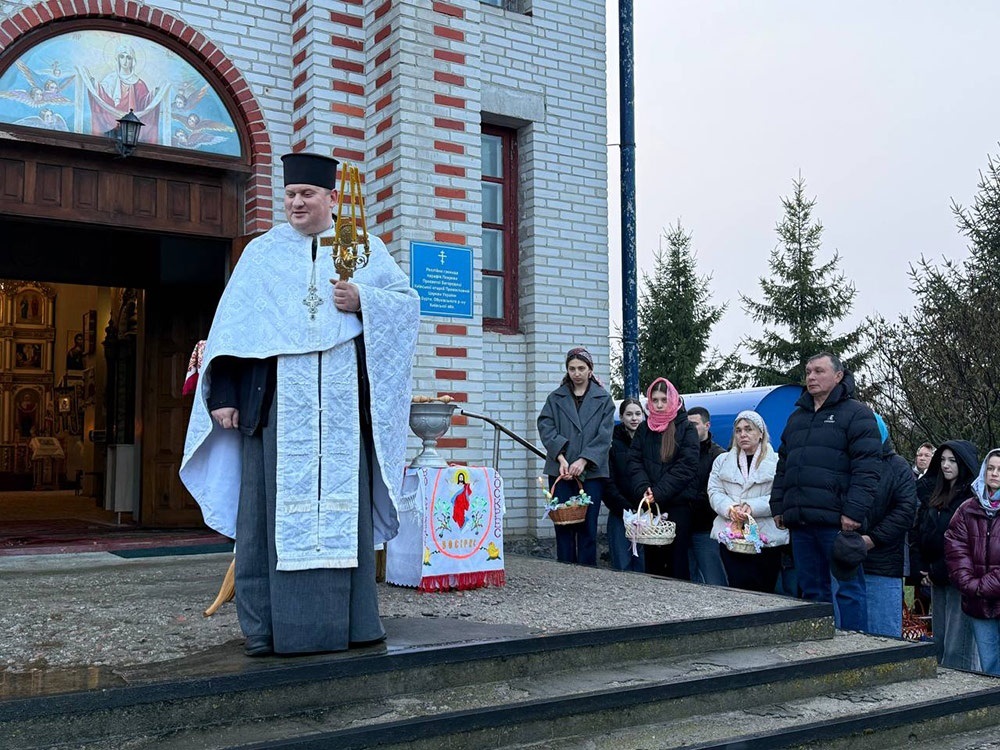 Великдень на Кагарличчині та Ржищівщині у 2026 році: молебні і освячення кошиків. Фото та відеоогляд